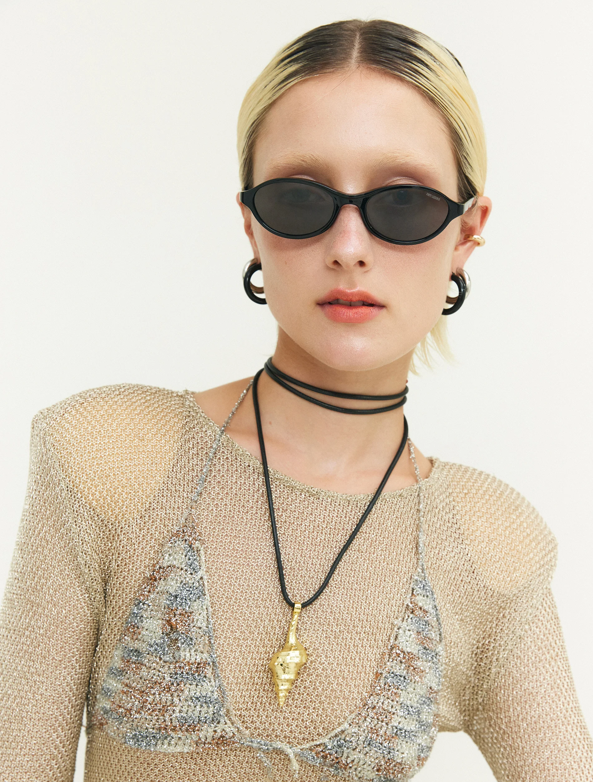 Flicka Shell Necklace - Gold - Image 15
